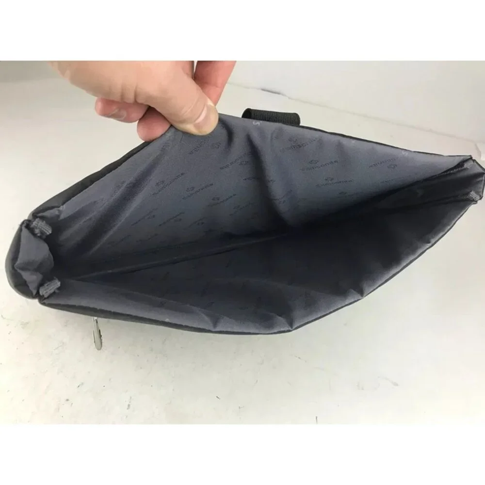 Samsonite Unisex Black Outer Pockets Hook And Loop‎ Laptop Sleeve Case